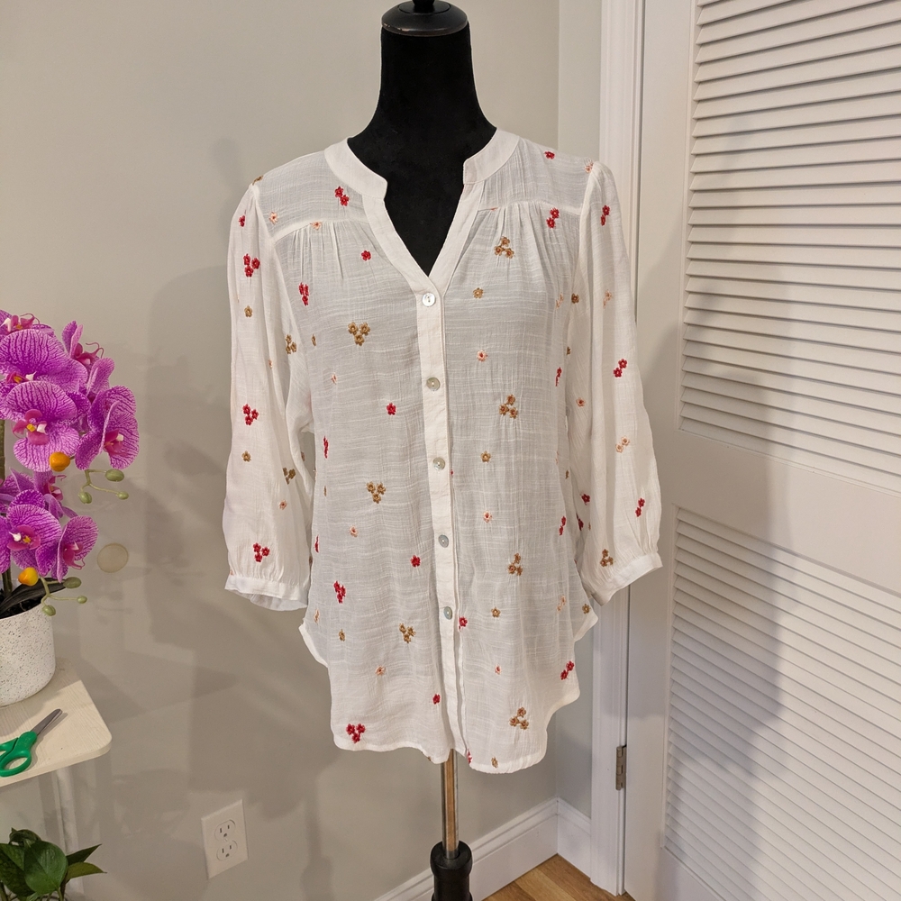 Floral Button-Up Blouse Size M